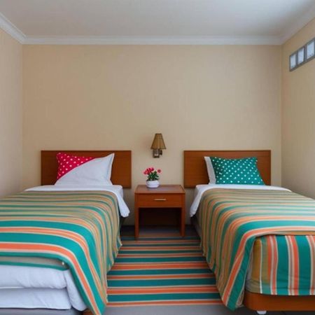 Surya Guest House Проболинго Экстерьер фото