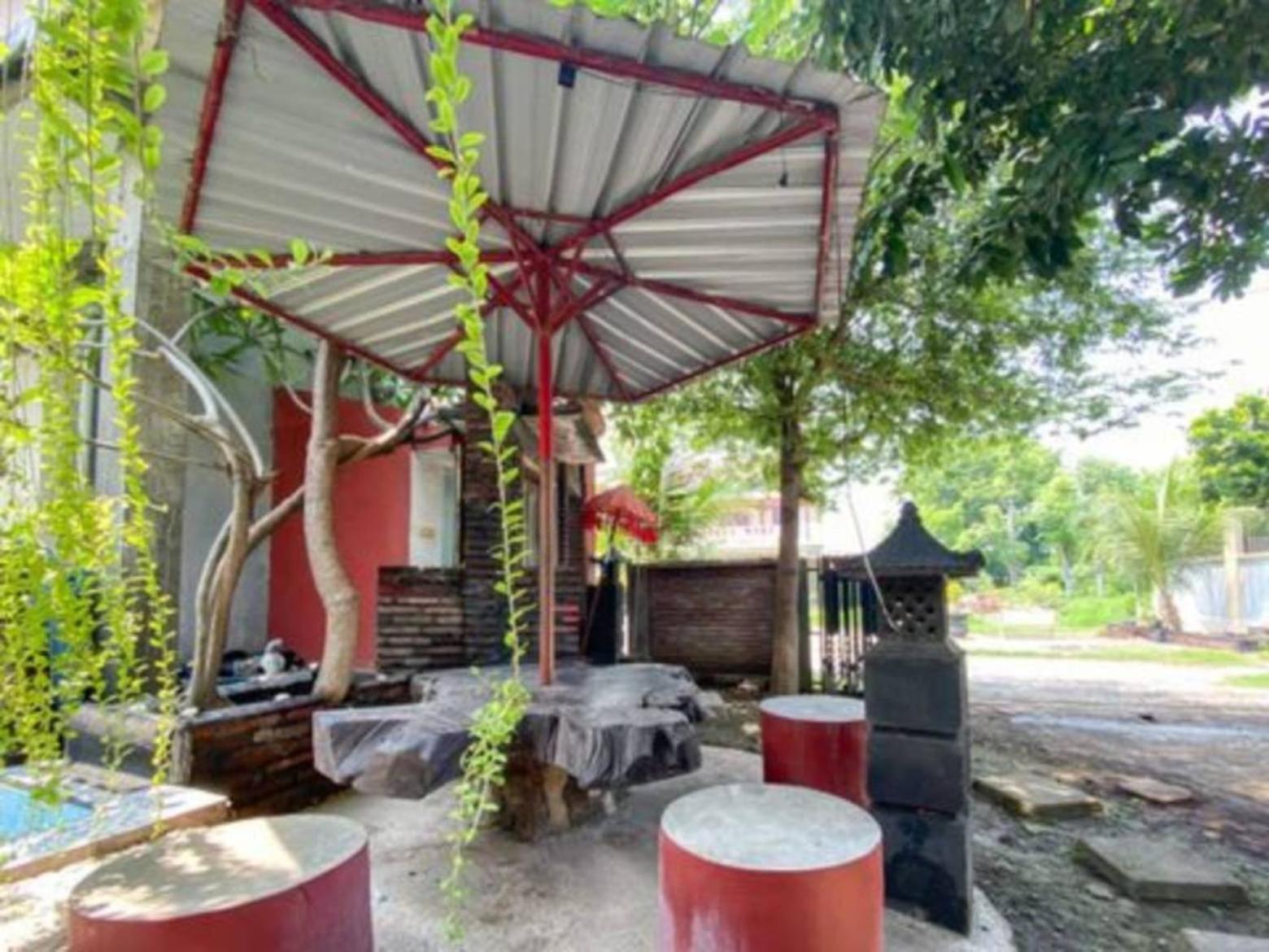 Surya Guest House Проболинго Экстерьер фото