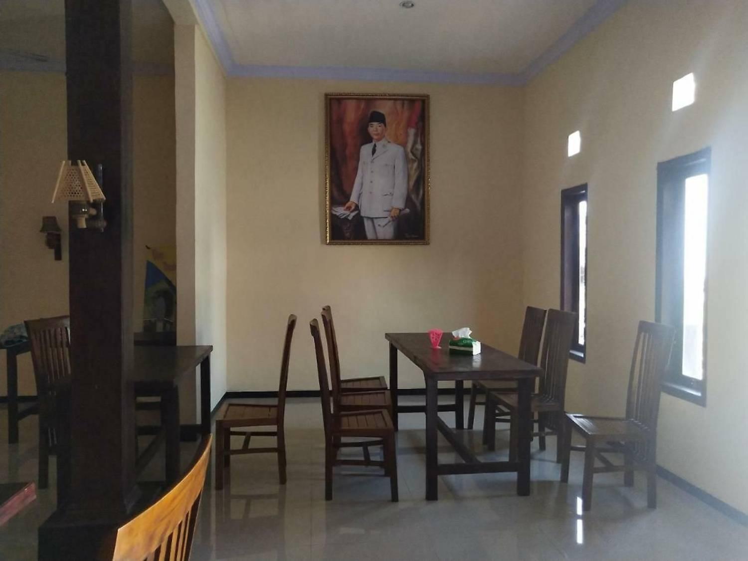 Surya Guest House Проболинго Экстерьер фото
