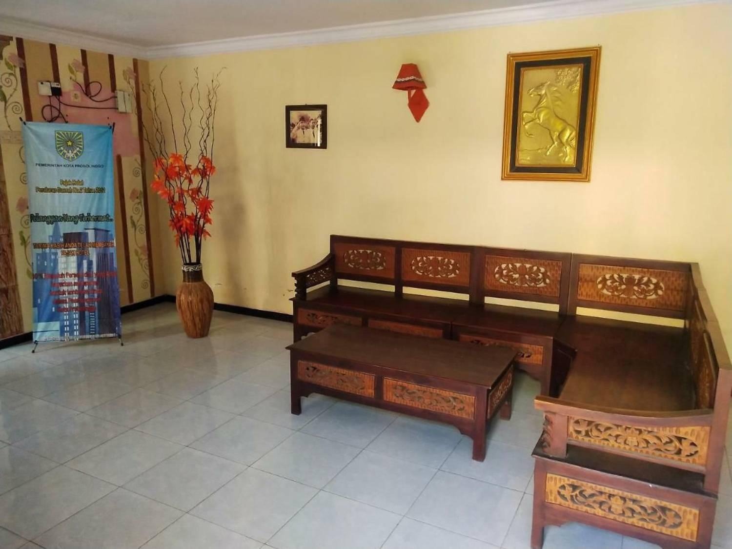 Surya Guest House Проболинго Экстерьер фото