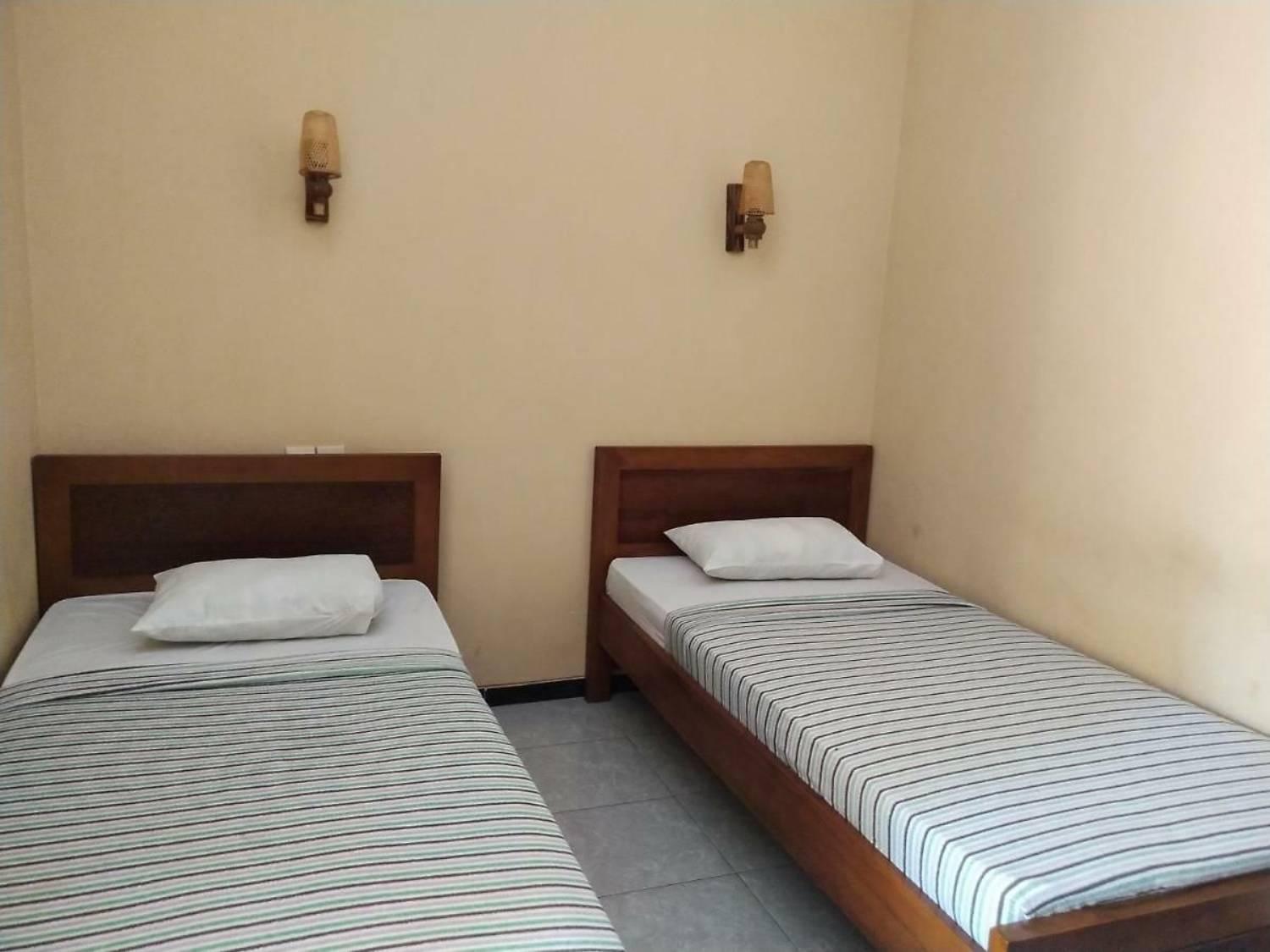 Surya Guest House Проболинго Экстерьер фото